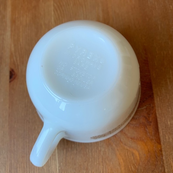 Vintage 1970s Pyrex Woodland Brown cup - Picture 4 of 4